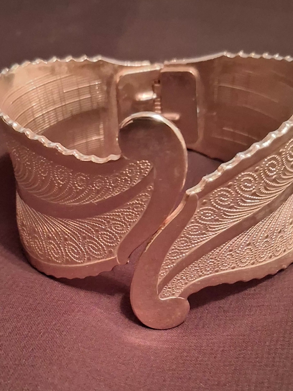 Vintage Hinged Cuff Bangle Bracelet in Gold Tone